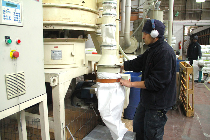 COLORMASTER MISLE Y CÍA LTDA